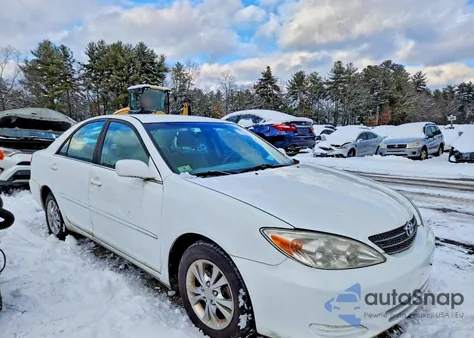 2004 Toyota Camry Le z USA, uszkodzony, nr VIN 4T1BF32K54U071566